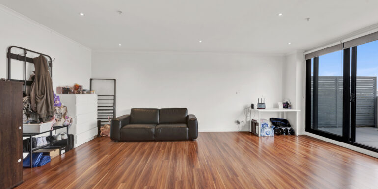 107-28 Warwick Avenue Springvale-2