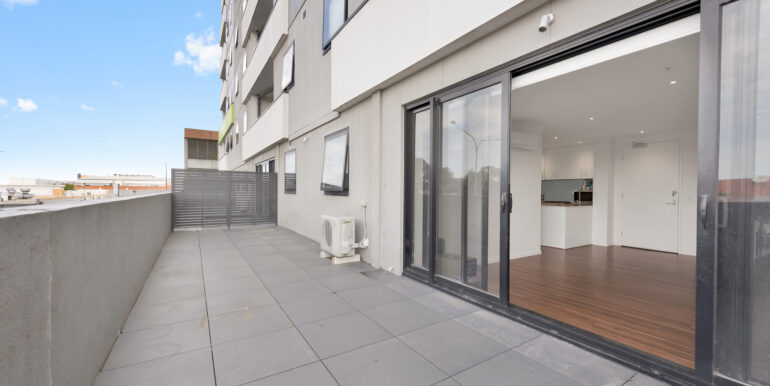 107-28 Warwick Avenue Springvale-4