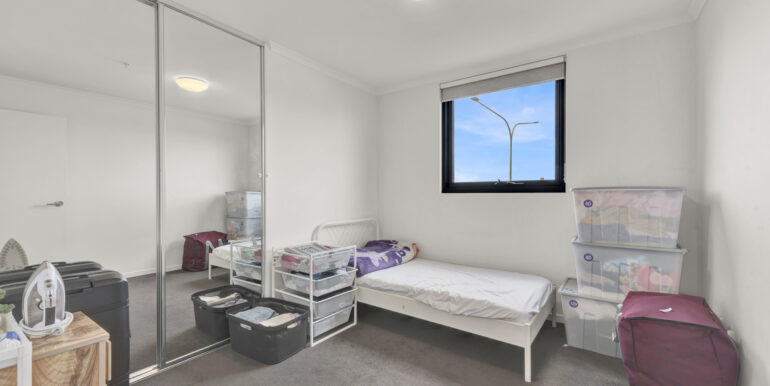 107-28 Warwick Avenue Springvale-5